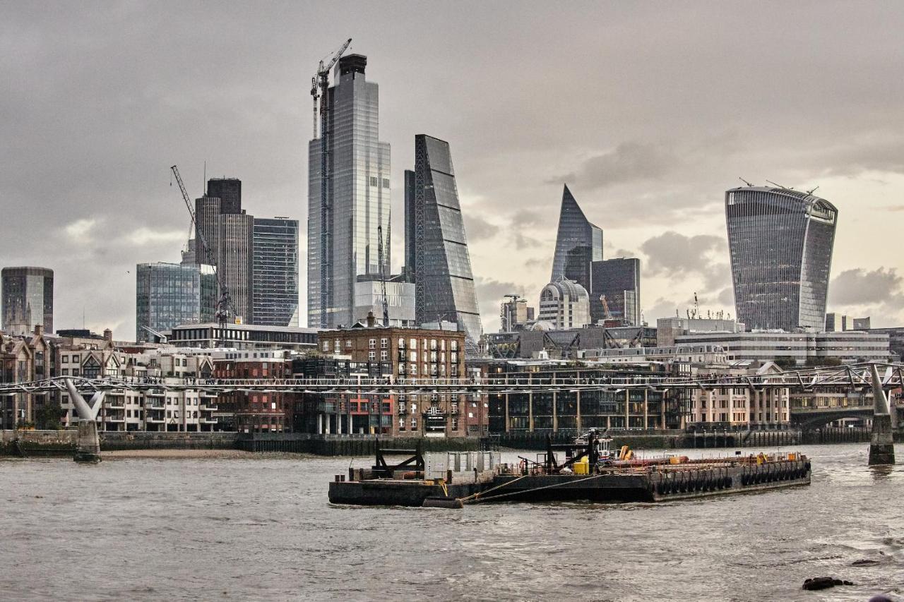 เอ็ม บาย มอนต์คาล์ม Hotel ลอนดอน ภายนอก รูปภาพ The City of London is the world's largest financial centre.