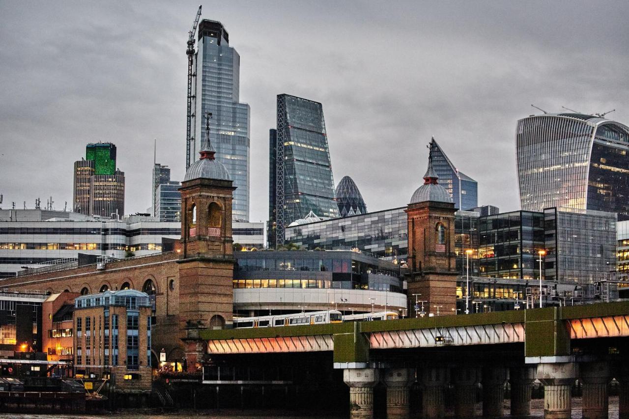 เอ็ม บาย มอนต์คาล์ม Hotel ลอนดอน ภายนอก รูปภาพ London Bridge and the City of London