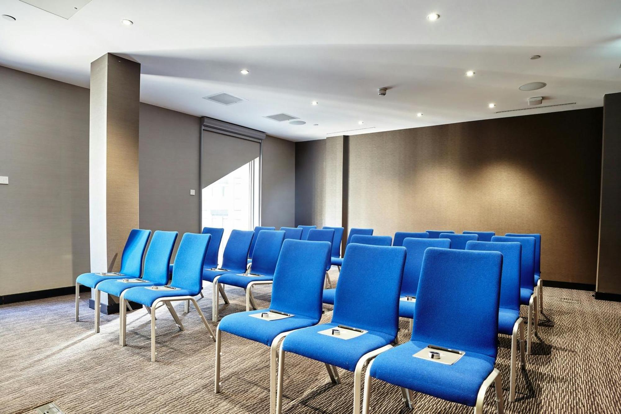 เอ็ม บาย มอนต์คาล์ม Hotel ลอนดอน ภายนอก รูปภาพ Meeting room