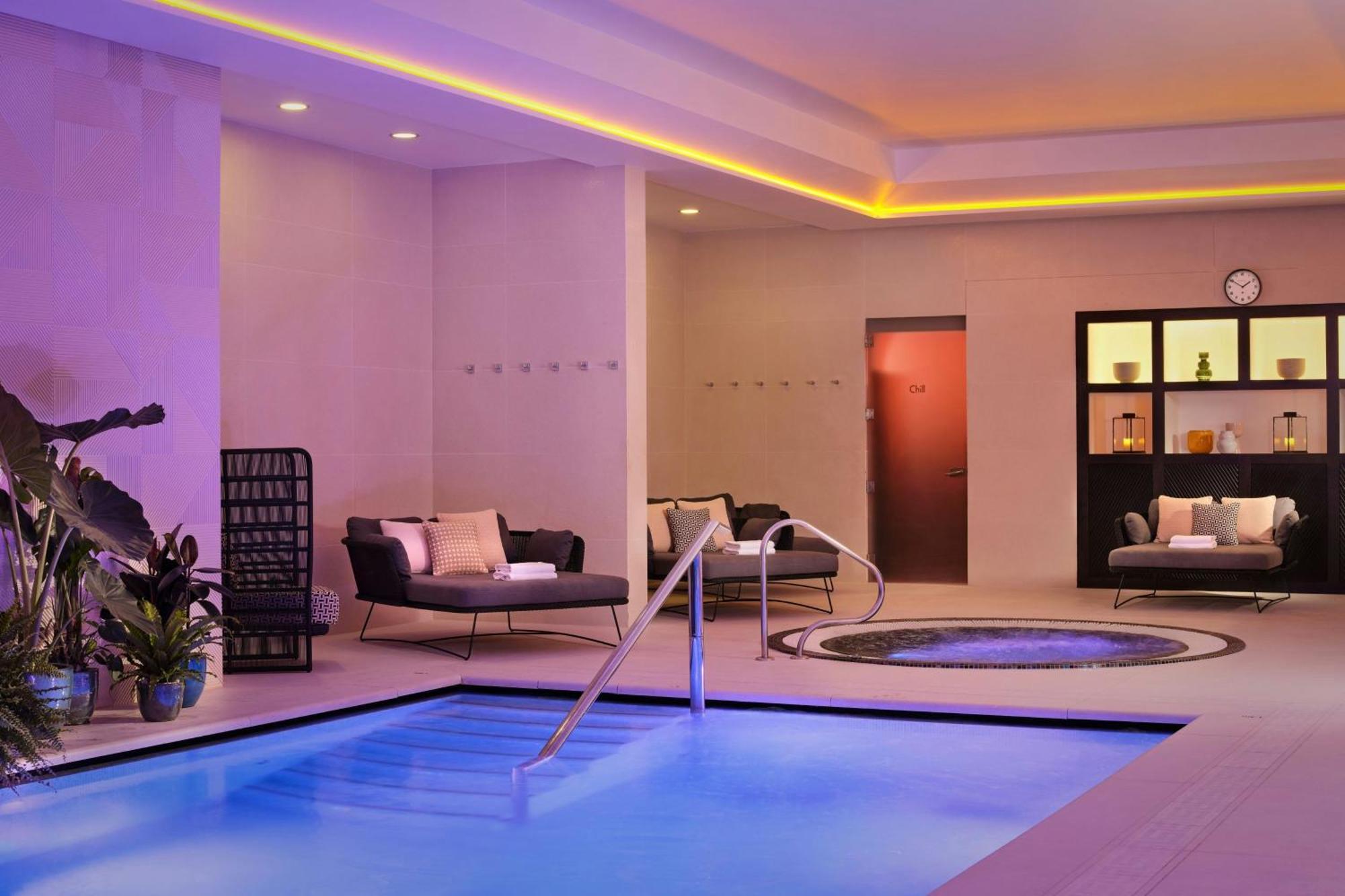 เอ็ม บาย มอนต์คาล์ม Hotel ลอนดอน ภายนอก รูปภาพ The spa at The Westin Palace Madrid