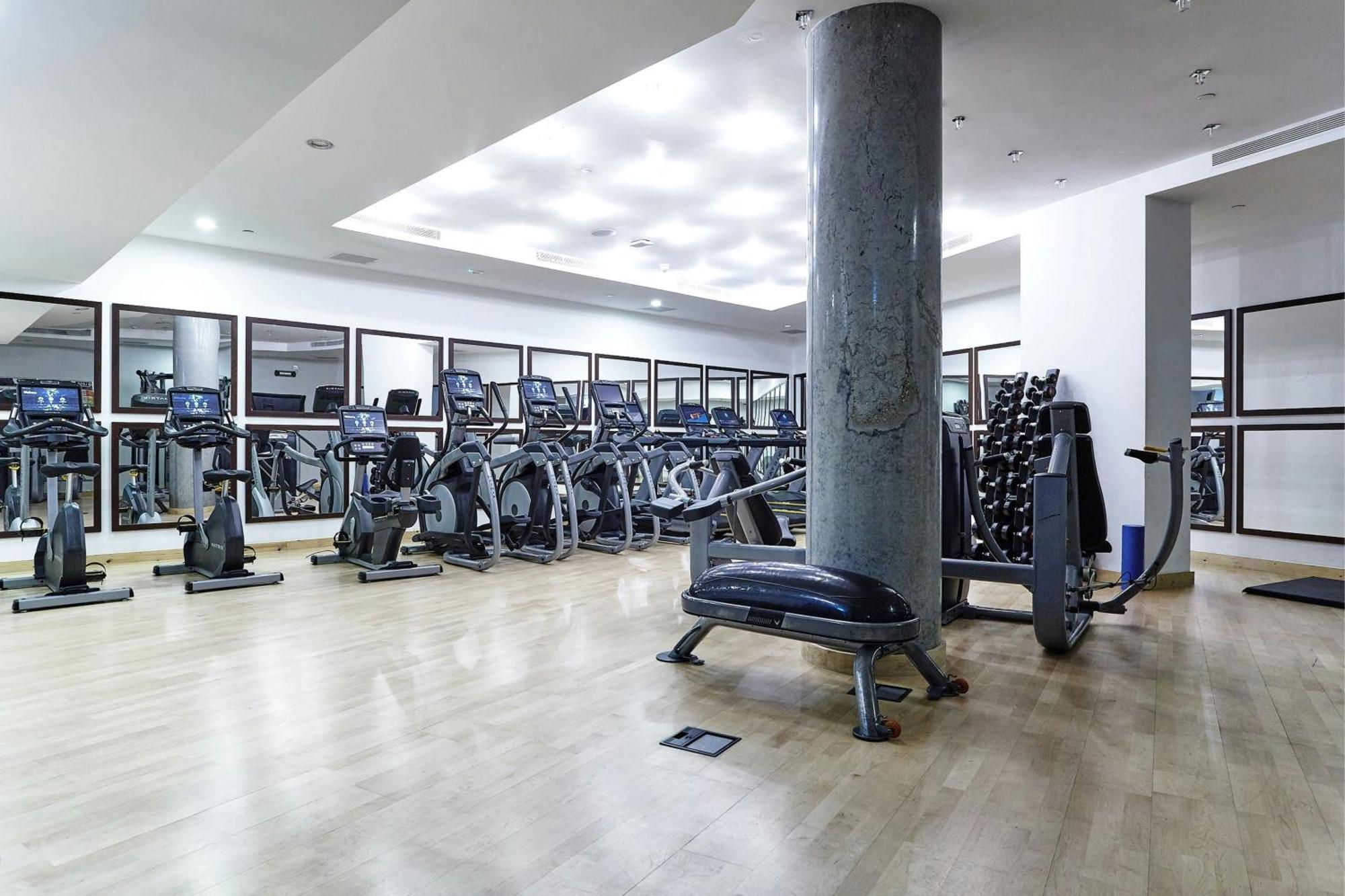 เอ็ม บาย มอนต์คาล์ม Hotel ลอนดอน ภายนอก รูปภาพ The gym at the 1000 Museum Hotel