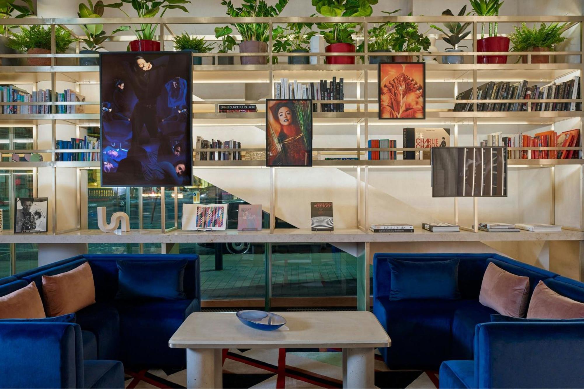 เอ็ม บาย มอนต์คาล์ม Hotel ลอนดอน ภายนอก รูปภาพ Library