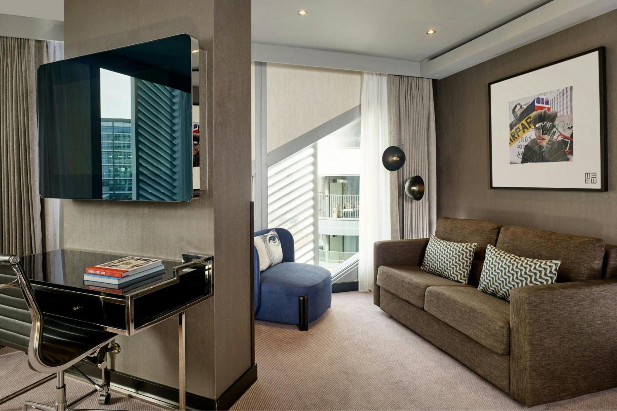 เอ็ม บาย มอนต์คาล์ม Hotel ลอนดอน ภายนอก รูปภาพ A suite at the Mandarin Oriental London